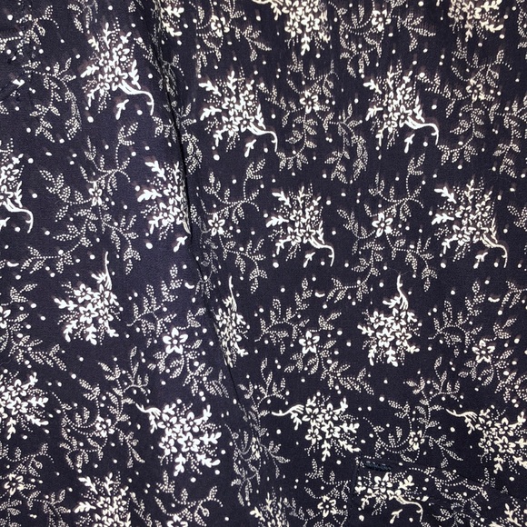 Healing Hands scrub top - Picture 2 of 5